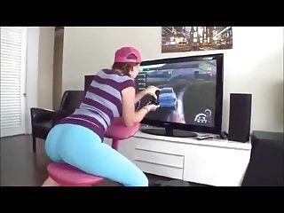Pawg playing video games