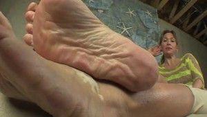 Poppy reccomend wide wrinkled soles